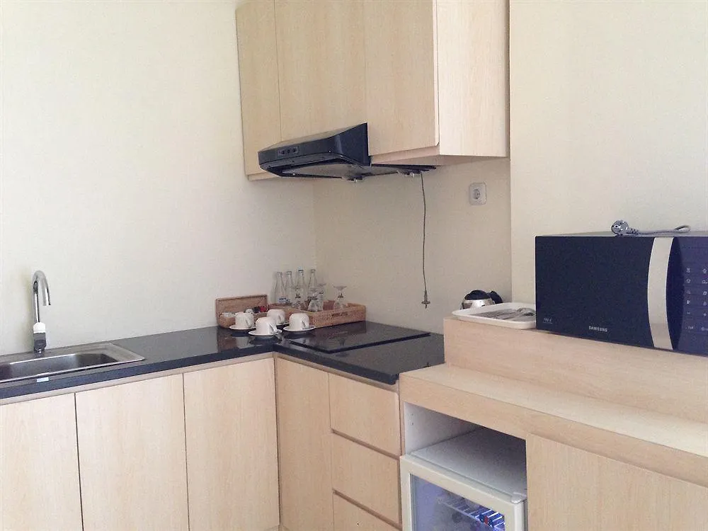Ap Suite Apartment 꾸따