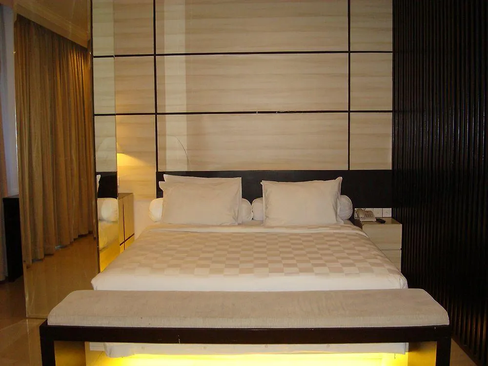 Ap Suite Apartment 꾸따